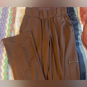 Serengeti Size Small Brown Stretchy Pants
